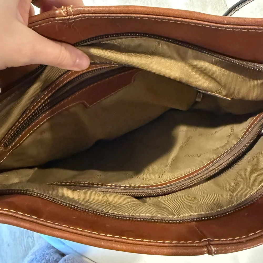 Gianni Conti soft brown leather adjustable shoulder bag - Picture 7 of 10